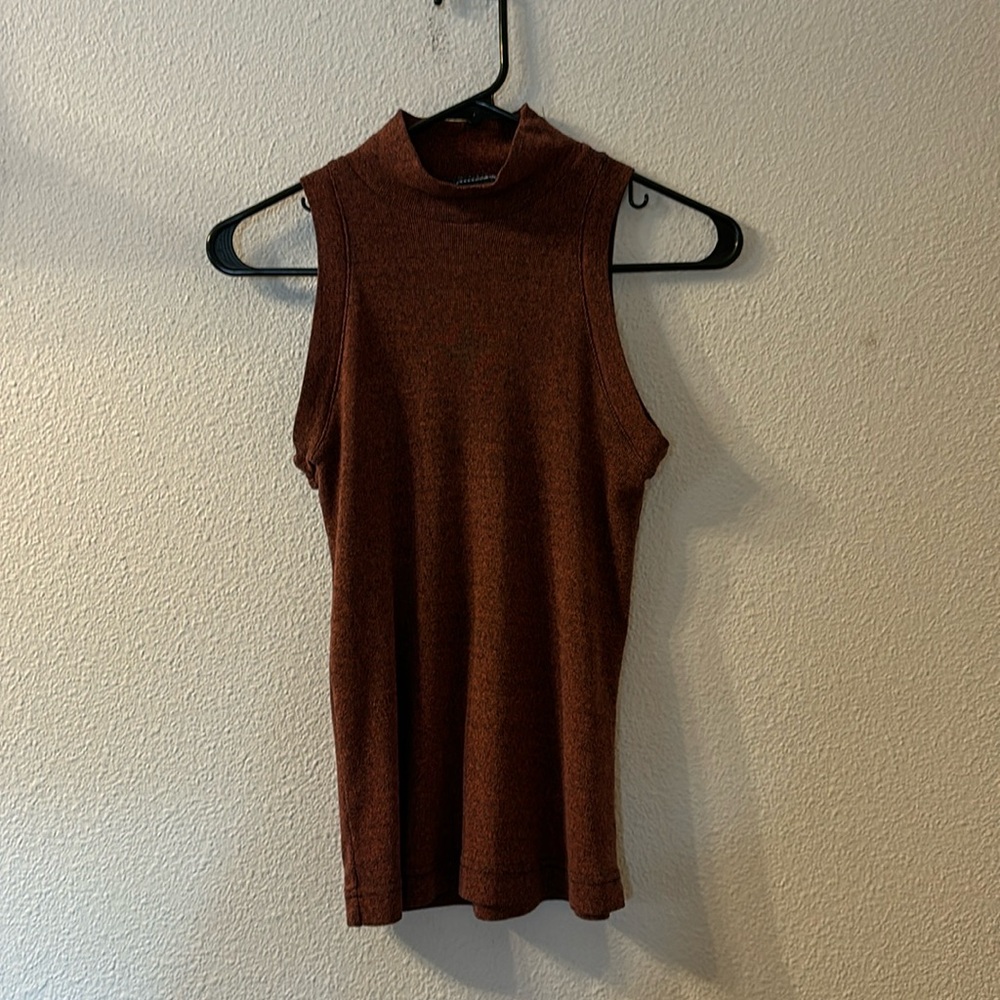 Concepts maroon turtleneck tank top